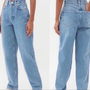 BDG High Rise Baggy Straight leg light wash jeans 29